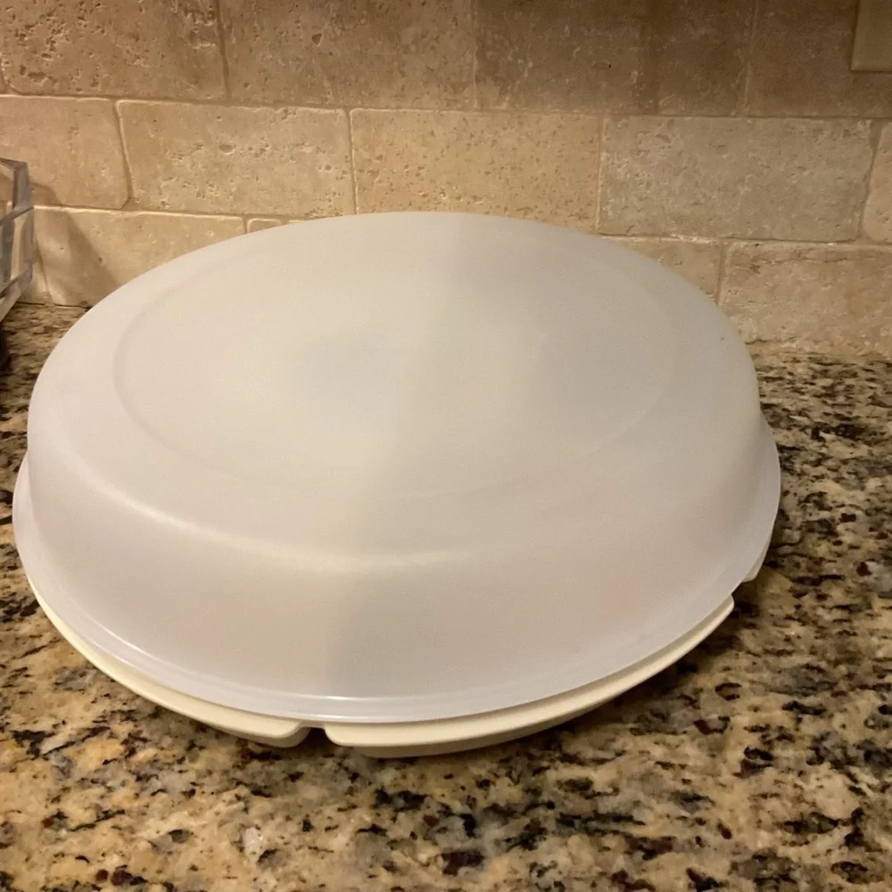 Tupperware questions leave